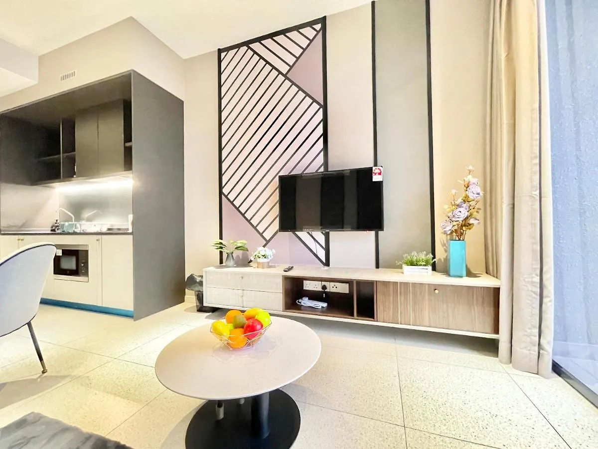 Modern 2B2B Apt Near Mid Valley - Wifi - Infinity Pool - Gym Kuala Lumpur