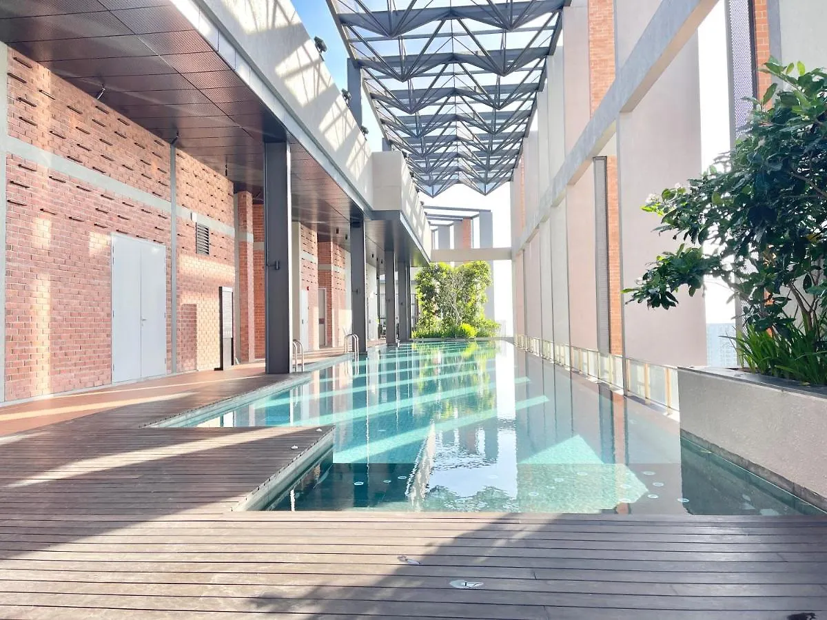 Modern 2B2B Apt Near Mid Valley - Wifi - Infinity Pool - Gym Kuala Lumpur 0*,  Malaysia